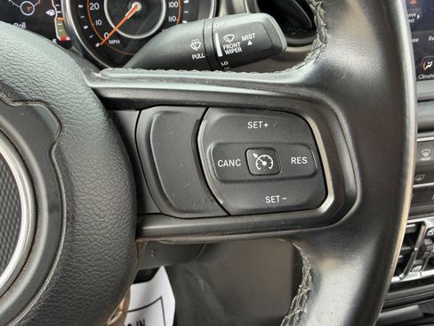 Used 2021 Jeep Gladiator Sport AWD/4WD image 19