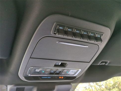 Used 2024 Ford F250 Platinum image 23