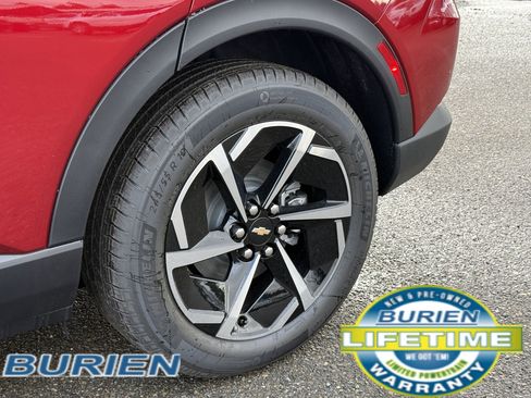 New 2026 Chevrolet Equinox EV LT image 36