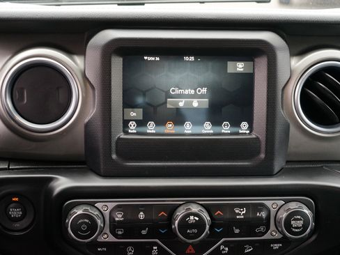 Used 2018 Jeep Wrangler Unlimited Sahara w/ Dual Top Group image 21