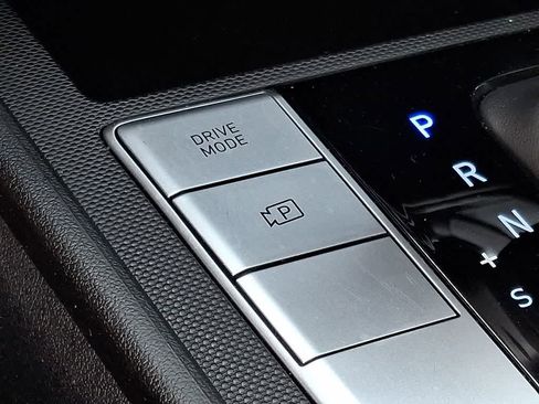 Used 2024 Hyundai Elantra SEL image 24