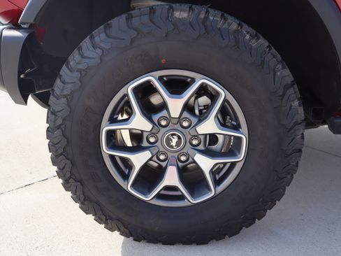 Used 2025 Ford Bronco Badlands AWD/4WD image 29