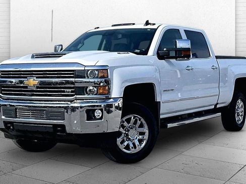 Used 2017 Chevrolet Silverado 2500 LTZ w/ Duramax Plus Package AWD/4WD image 12