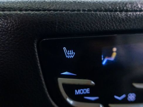 Used 2019 Cadillac Escalade Luxury AWD/4WD image 21