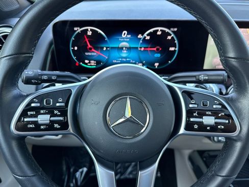 Certified 2023 Mercedes-Benz EQB 250+ w/ Exclusive Package image 24