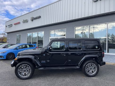 Used 2024 Jeep Wrangler High Altitude image 3