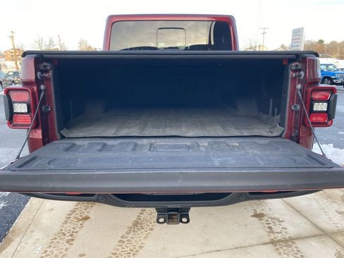 Certified 2022 Jeep Gladiator Rubicon w/ Cold Weather Group image 16