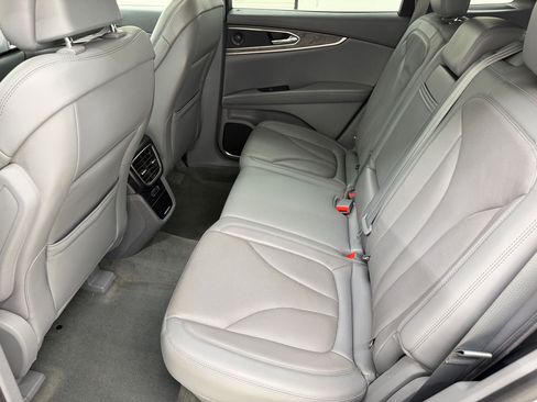 Used 2019 Lincoln Nautilus Reserve FWD image 23