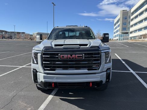 Used 2025 GMC Sierra 2500 AT4 image 2