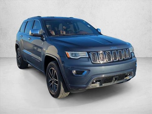 Used 2020 Jeep Grand Cherokee Overland AWD/4WD image 3