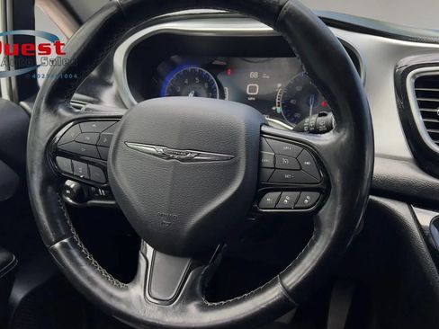 Used 2019 Chrysler Pacifica Touring Plus w/ Advanced Safetytec Group FWD image 33
