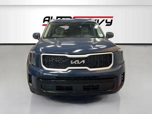 Used 2023 Kia Telluride S AWD/4WD image 2