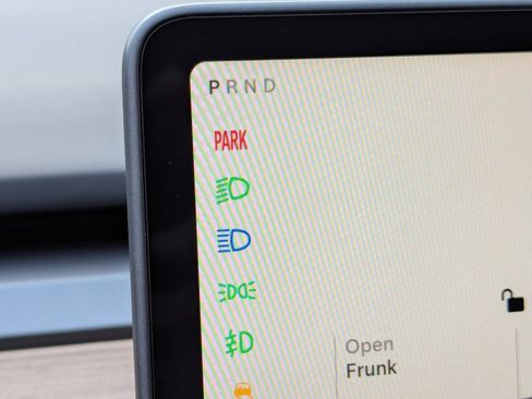 Used 2022 Tesla Model Y Long Range image 14