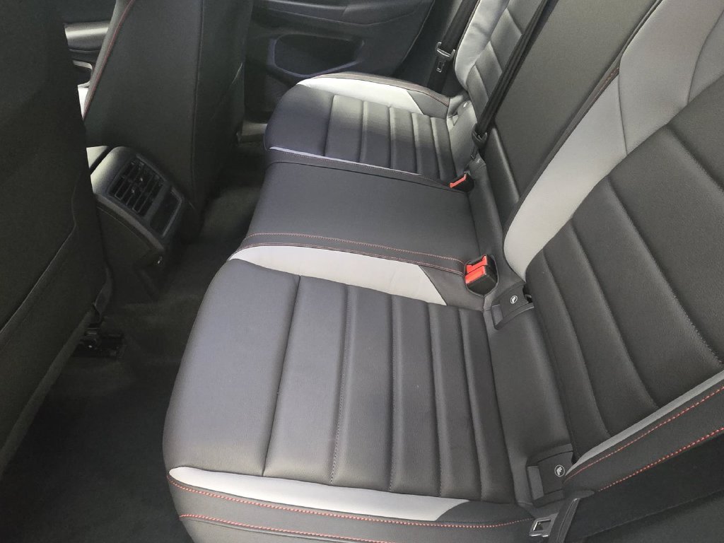 New 2026 Volkswagen GTI SE FWD image 14
