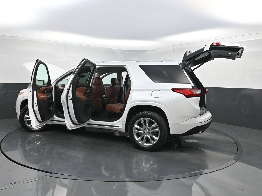 Used 2021 Chevrolet Traverse High Country FWD image 40