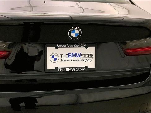 Used 2022 BMW 330i xDrive Sedan w/ Premium Package image 7