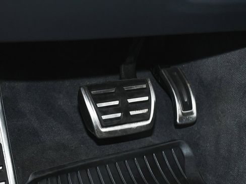 Used 2023 Audi S8 image 26