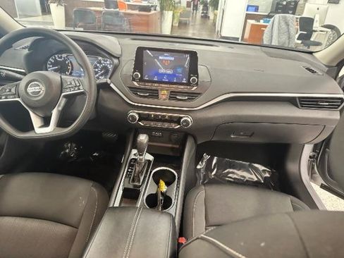 Used 2021 Nissan Altima 2.5 SV FWD image 10