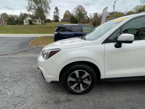 Used 2018 Subaru Forester 2.5i Limited image 2