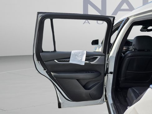 Used 2020 Cadillac XT6 Premium Luxury FWD image 21