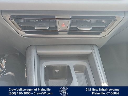 New 2025 Volkswagen Tiguan SE image 16