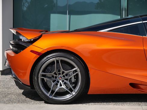 Used 2018 McLaren 720S Performance image 18