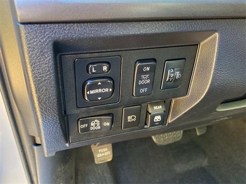 Used 2018 Toyota Tundra 1794 Edition image 15