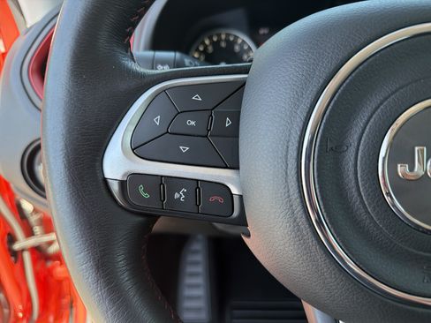Used 2015 Jeep Renegade Trailhawk w/ Popular Equipment Group AWD/4WD image 29