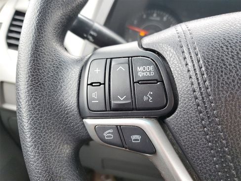 Used 2016 Toyota Sienna LE image 20