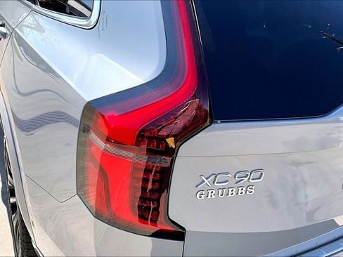 New 2026 Volvo XC90 T8 Ultra w/ Protection Package Premier AWD/4WD image 43