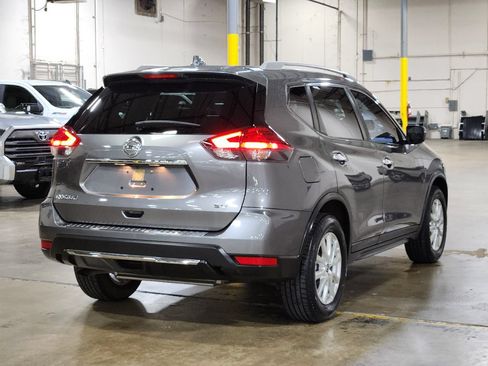 Used 2017 Nissan Rogue SV FWD image 8