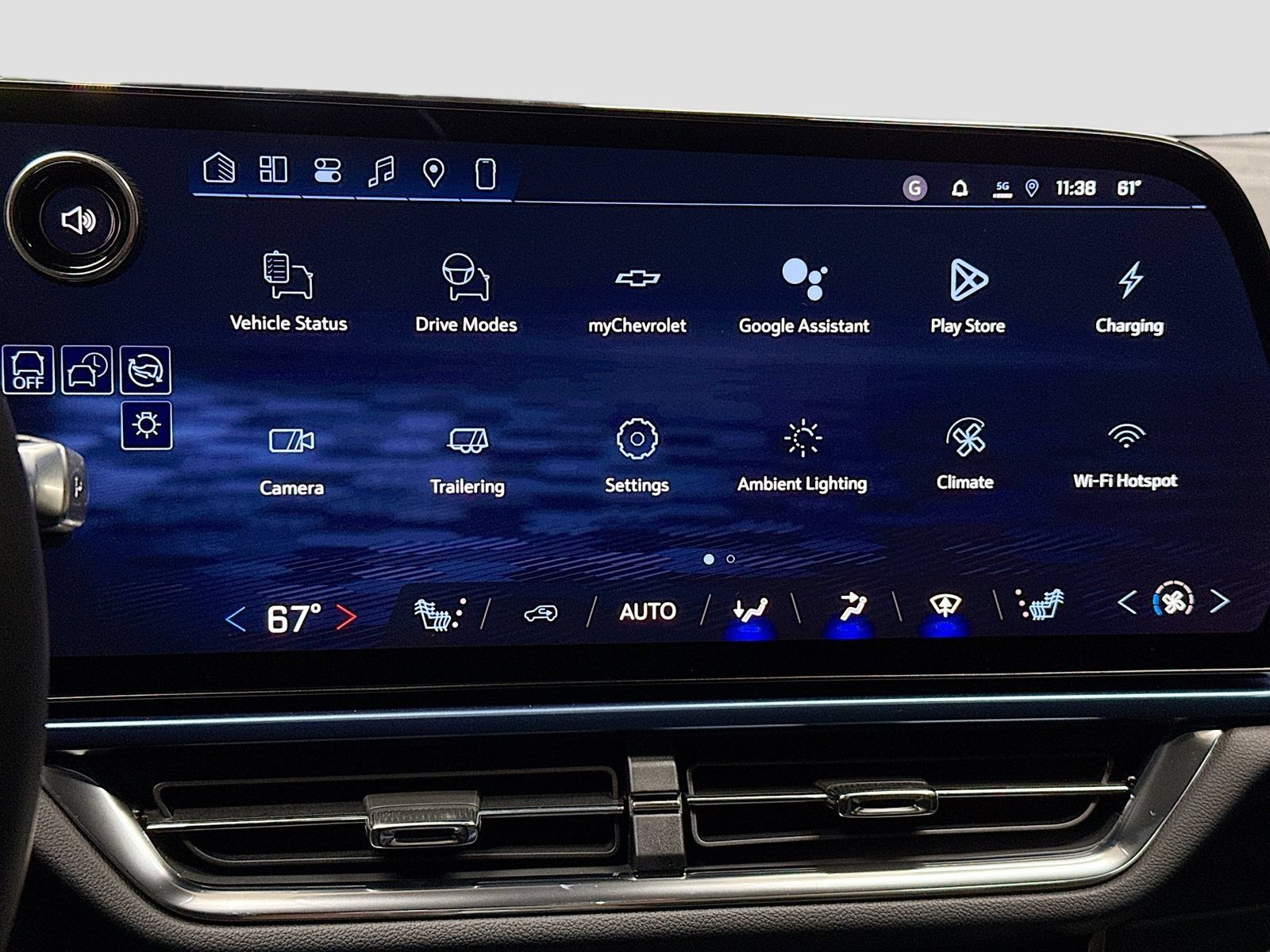 New 2026 Chevrolet Equinox EV LT FWD image 17