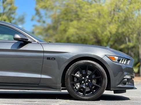Used 2017 Ford Mustang GT w/ Black Accent Package RWD image 5