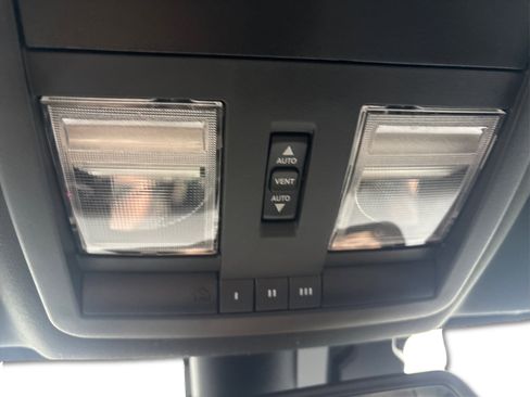 Used 2020 Dodge Challenger R/T image 17