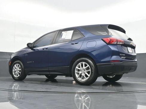 Used 2022 Chevrolet Equinox LS w/ LS Convenience Package image 19