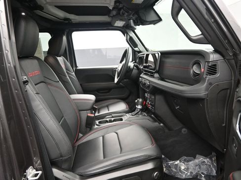 Used 2025 Jeep Wrangler Unlimited Rubicon image 35