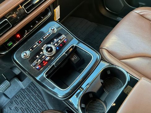 Certified 2023 Lincoln Nautilus Reserve image 12