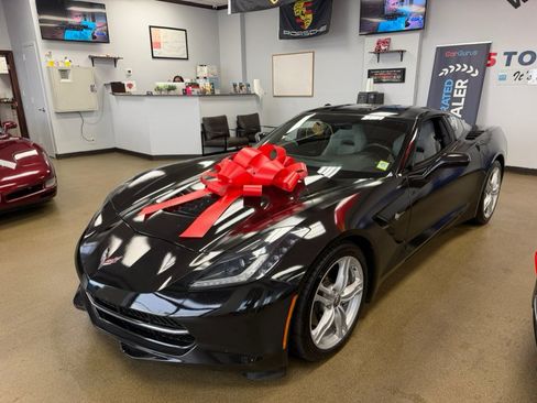 Used 2016 Chevrolet Corvette Stingray Coupe w/ Battery Protection Package RWD image 3