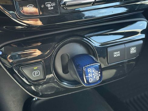 Used 2022 Toyota Prius LE FWD image 23