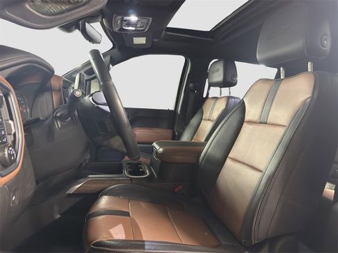 Used 2023 Chevrolet Silverado 2500 High Country w/ Technology Package image 5