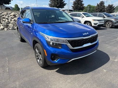 Certified 2023 Kia Seltos S w/ Navigation Package AWD/4WD image 3