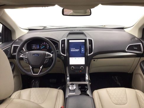 Used 2024 Ford Edge Titanium image 22