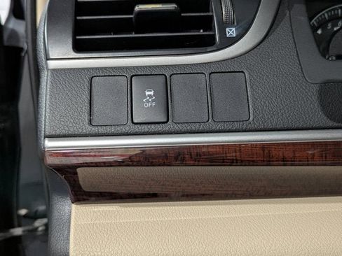 Used 2012 Toyota Camry XLE image 28