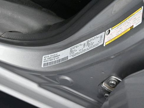 Used 2022 RAM 1500 Laramie image 38