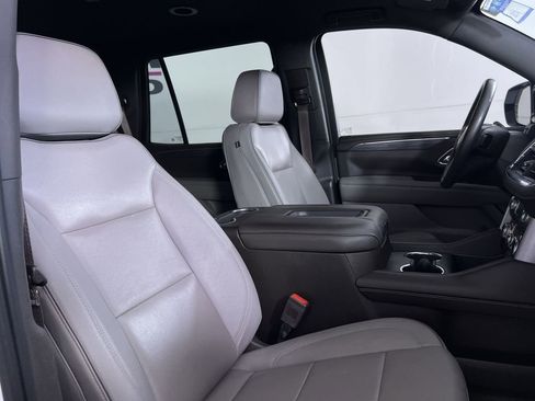 Used 2023 GMC Yukon SLT w/ SLT Luxury Package image 26