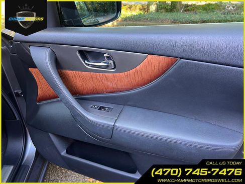 Used 2015 INFINITI QX70 AWD w/ Premium Package image 32