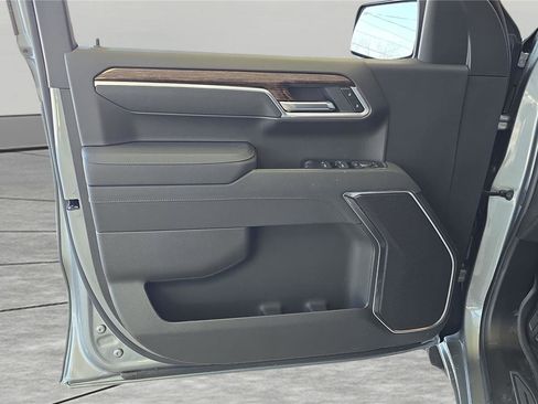 New 2026 GMC Sierra 1500 SLE image 12