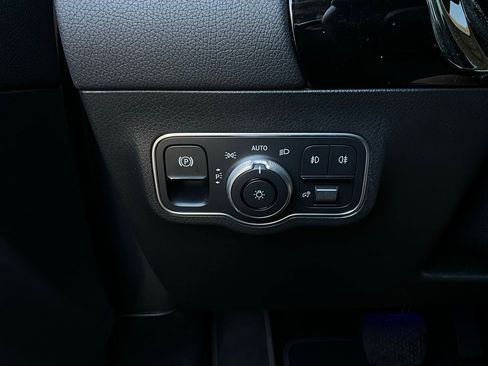 Used 2025 Mercedes-Benz GLA 250 image 24