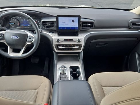 Certified 2023 Ford Explorer XLT AWD/4WD image 9