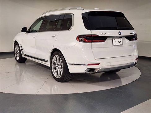 Used 2025 BMW X7 xDrive40i image 6